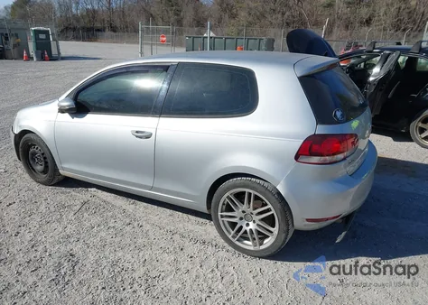 2013 Volkswagen Golf 2.5L 2-Door z USA, uszkodzony, nr VIN WVWAB7AJ3DW042468